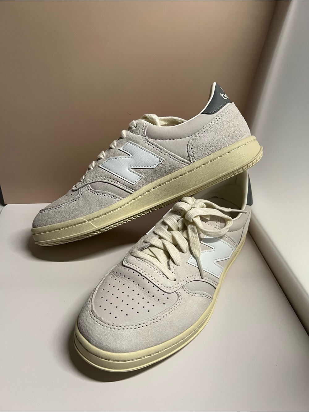 New Balance T500 Grey Low-Top Sneakers - Picture 2 of 15